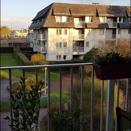 Pleasant With Balcony 10 Min From The Sea Apartmán Cabourg