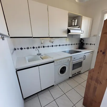 דירה Pleasant With Balcony 10 Min From The Sea *